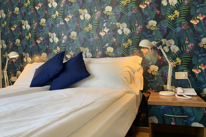 Room 11 of 61