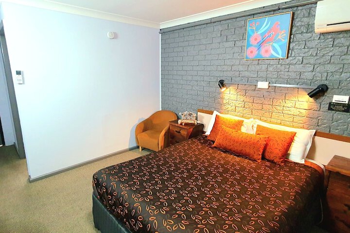 Room 15 of 44