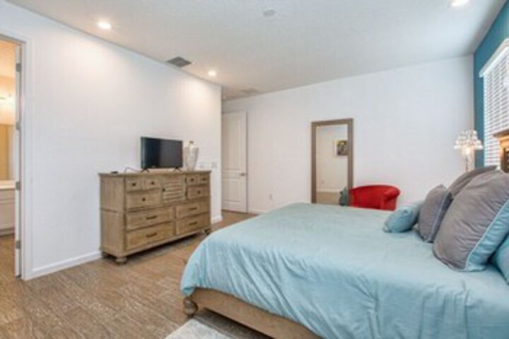 Room 119 of 170