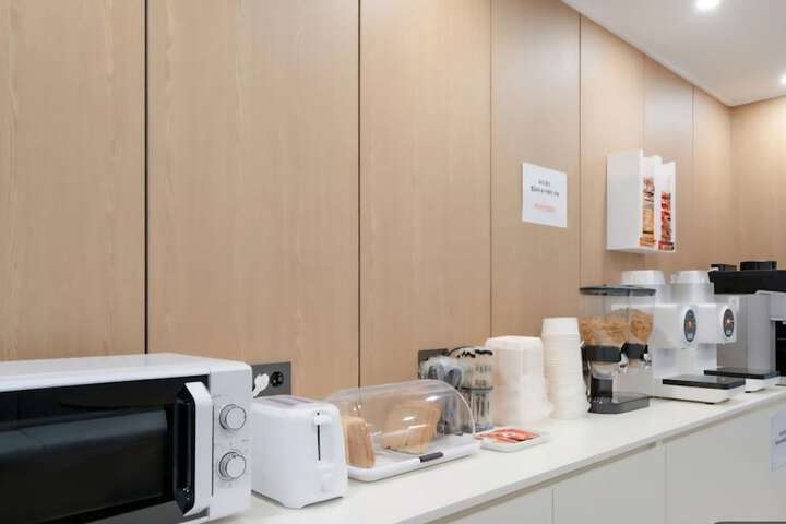 Breakfast/Coffee Service 14 of 17
