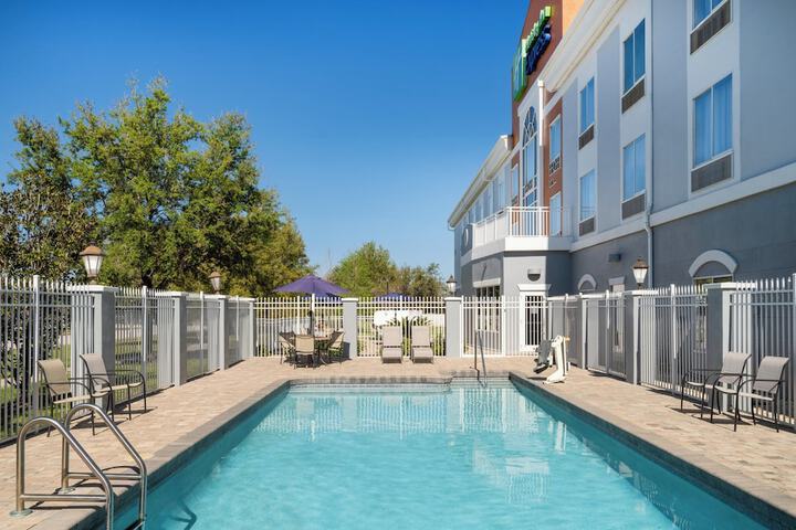 Hotel with Pool