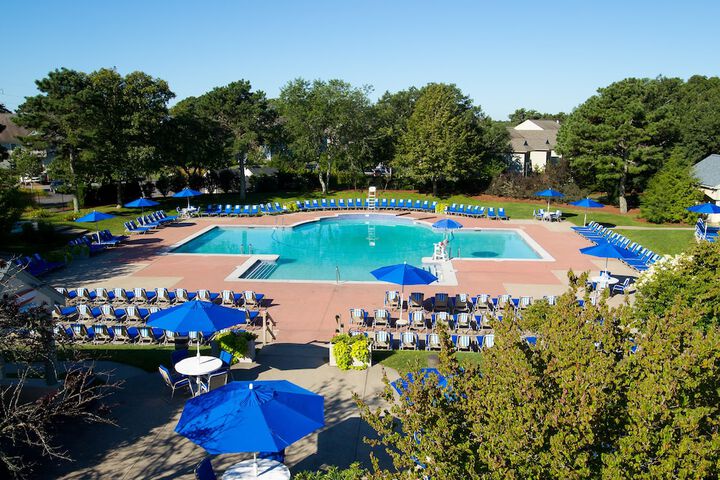 Hotel with Pool