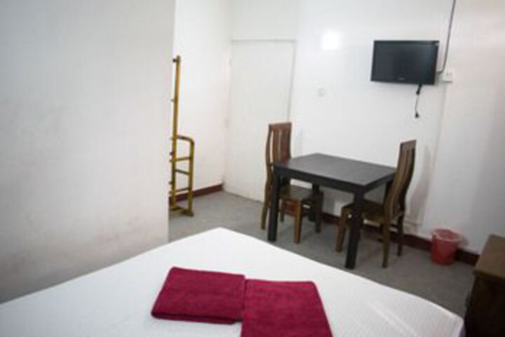 Room 15 of 32