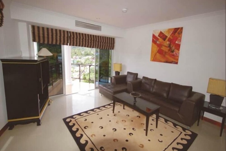Room 15 of 28