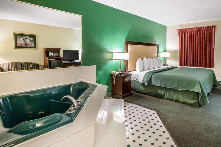 1 King Bed (9 of 9)