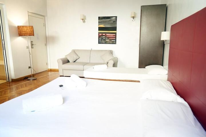 Room 11 of 19
