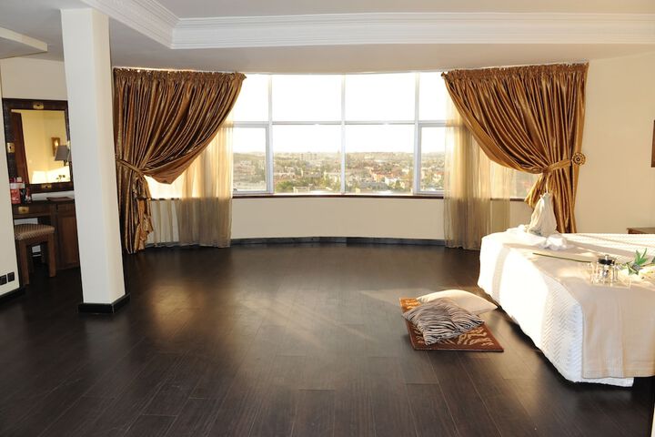 Room 35 of 71