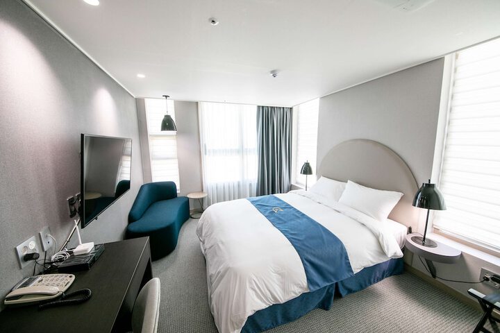 Room 16 of 29