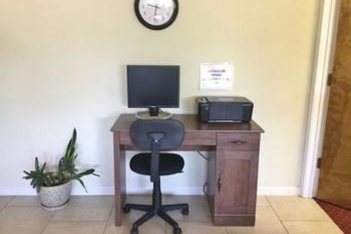 Business Center 7 of 22