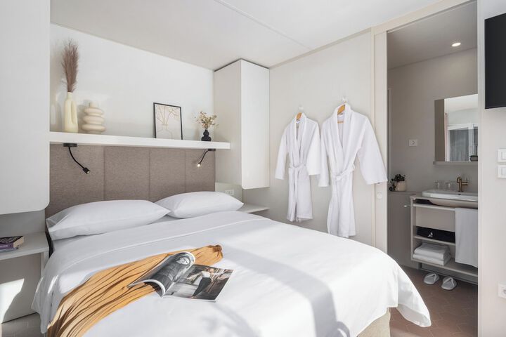 Room 7 of 44