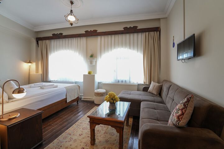 Room 18 of 140