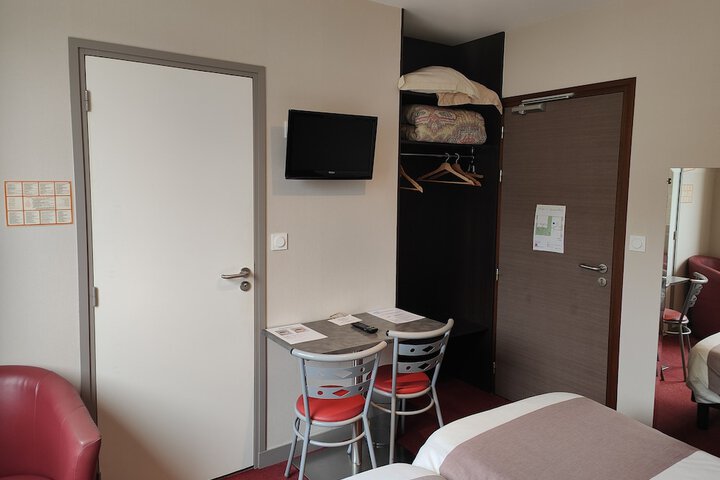 Room 4 of 56