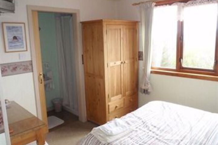 Room 10 of 14