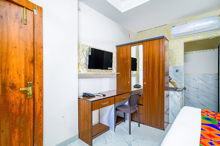 Room 9 of 25