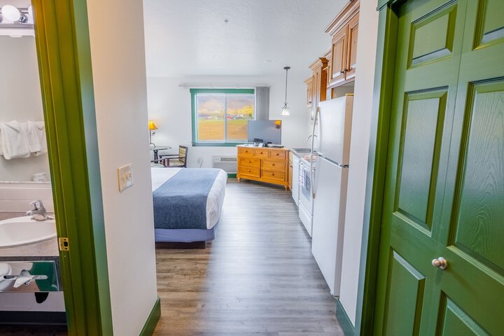 Room 7 of 24