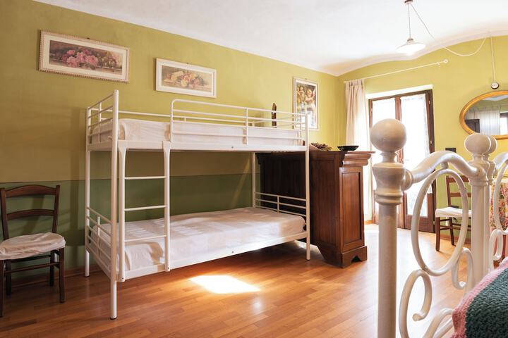 Room 10 of 36