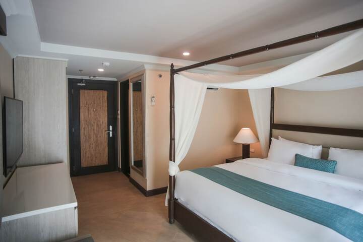 Room 8 of 151