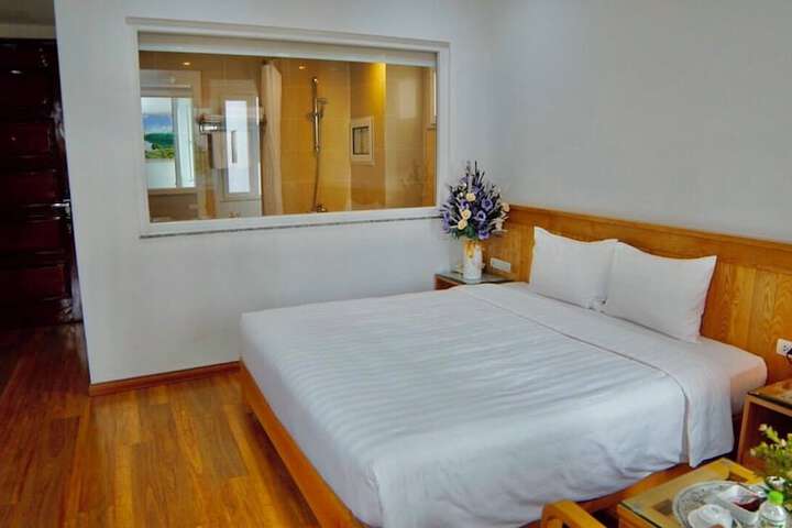 Room 14 of 25