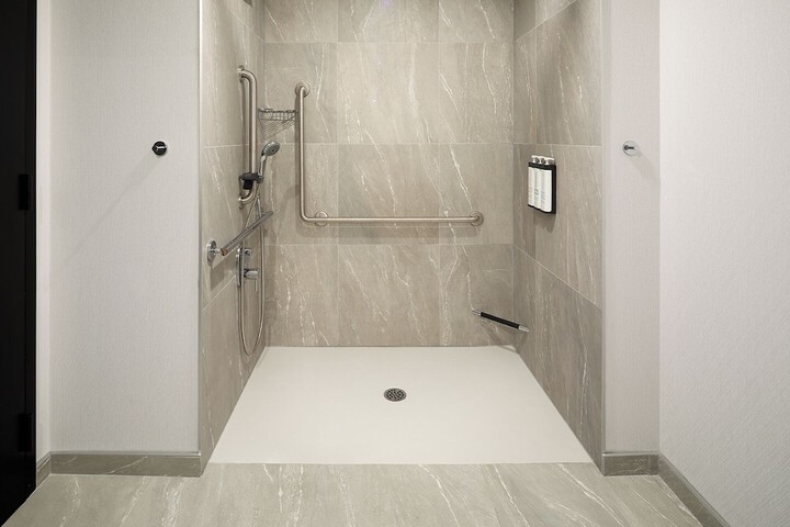 Room 15 of 23
