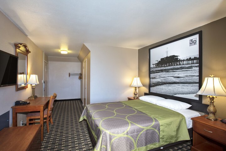 2 Queen Beds (4 of 11)