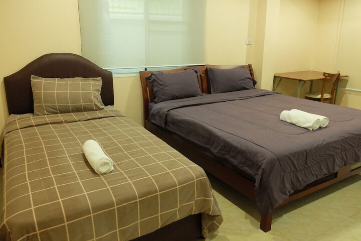 Room 4 of 24