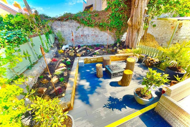 Terrace/Patio 11 of 33