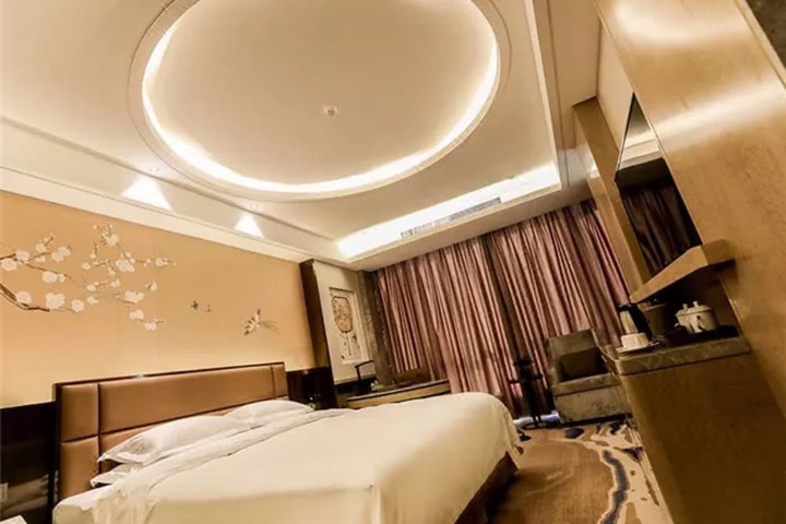 Room 28 of 46