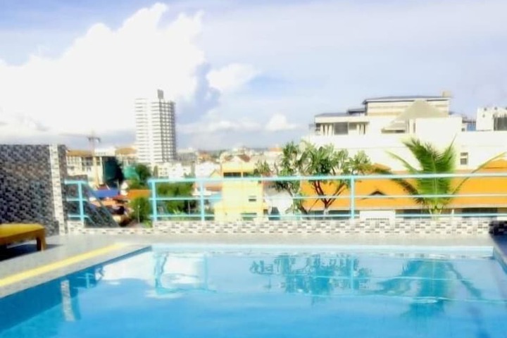 Pool Hotel