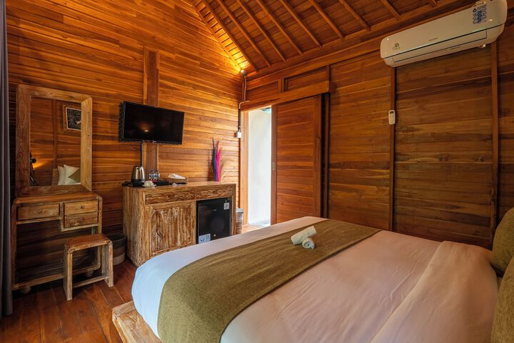 Room 2 of 34