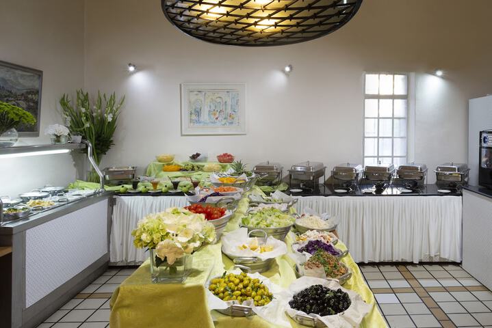 Dining 46 of 66