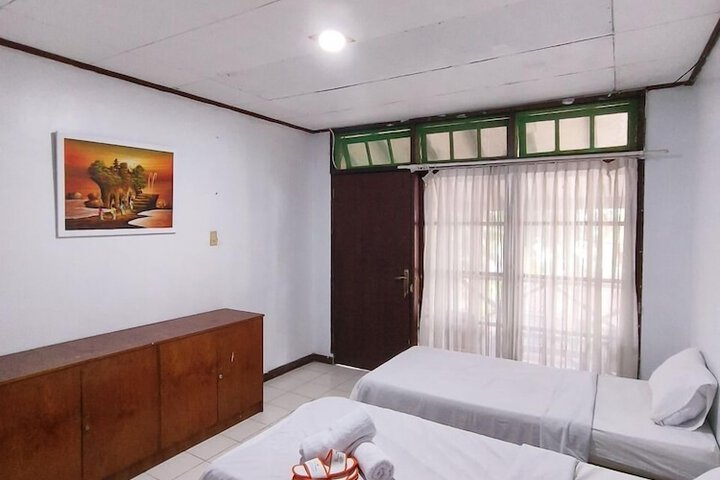Room 7 of 63