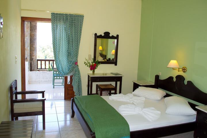 Room 4 of 44