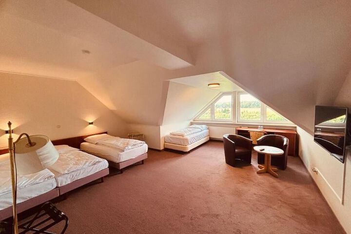 Room 15 of 26