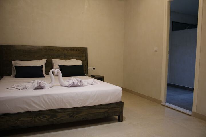 Room 19 of 153