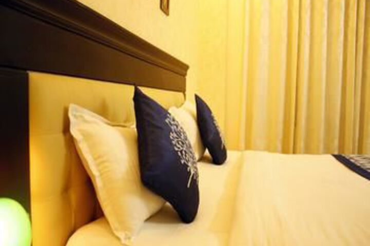 Room 20 of 28