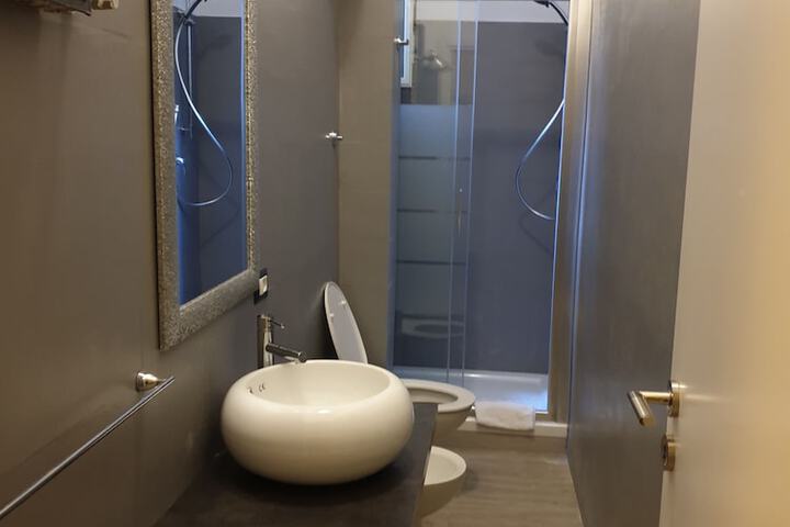 Room 7 of 17