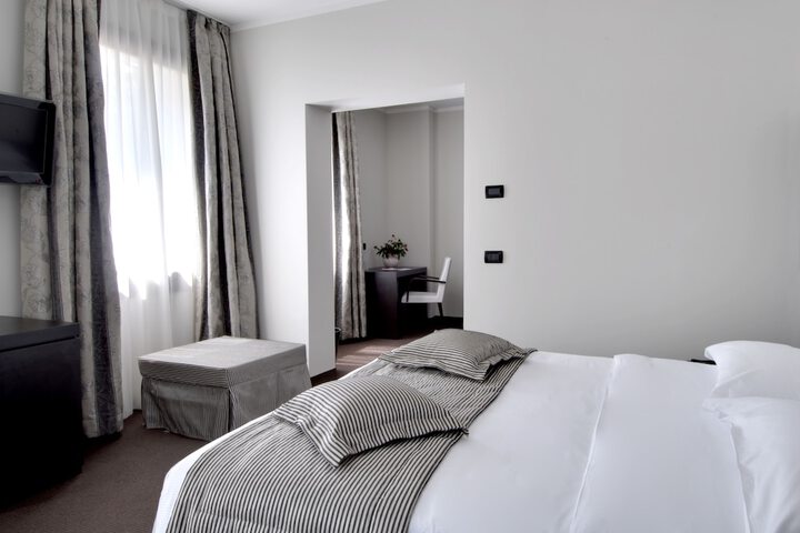 Room 6 of 49