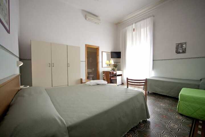 Room 4 of 22