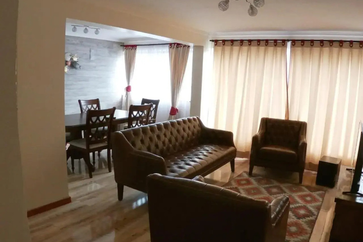 Room 4 of 10