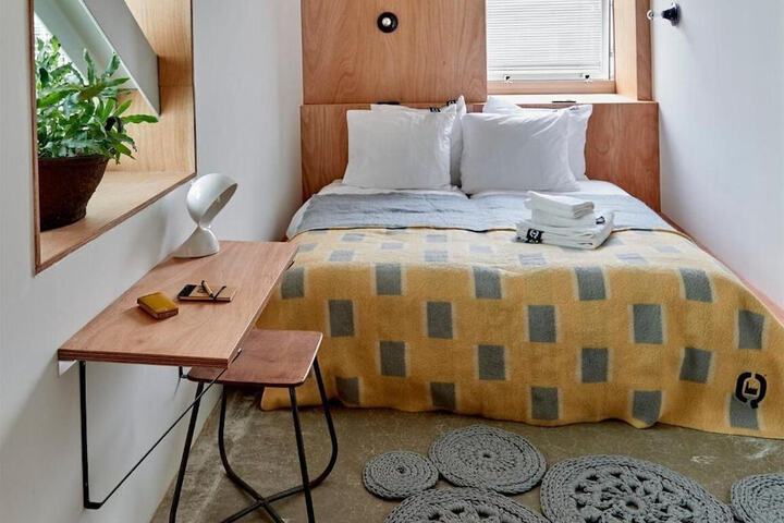 Room 29 of 52