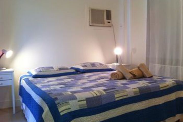 Room 8 of 18