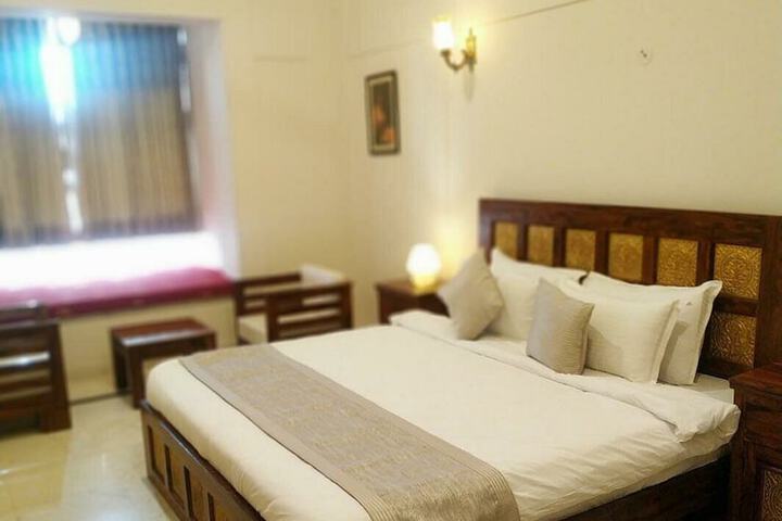 Room 14 of 80
