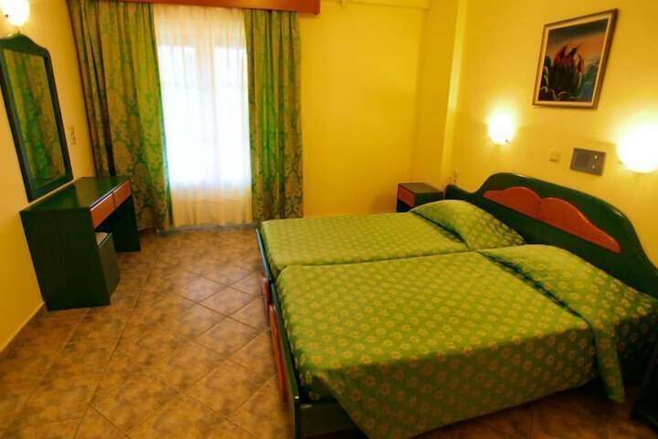 Room 10 of 86