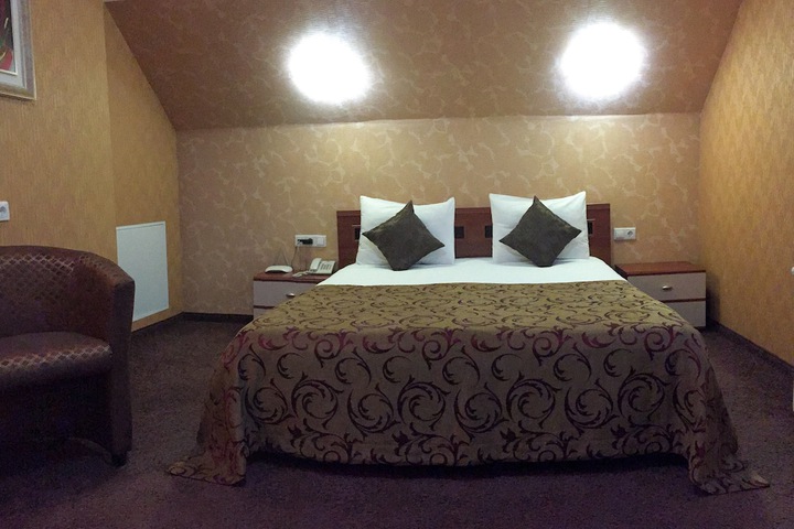Room 30 of 81