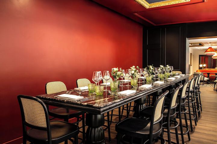 Ballroom/Hall 118 of 141