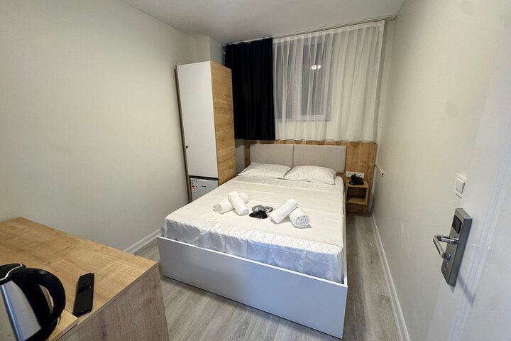 Room 13 of 35