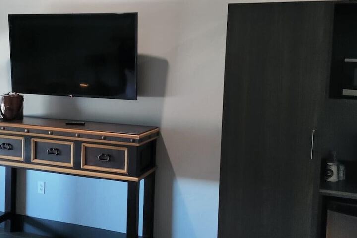 Room 42 of 75