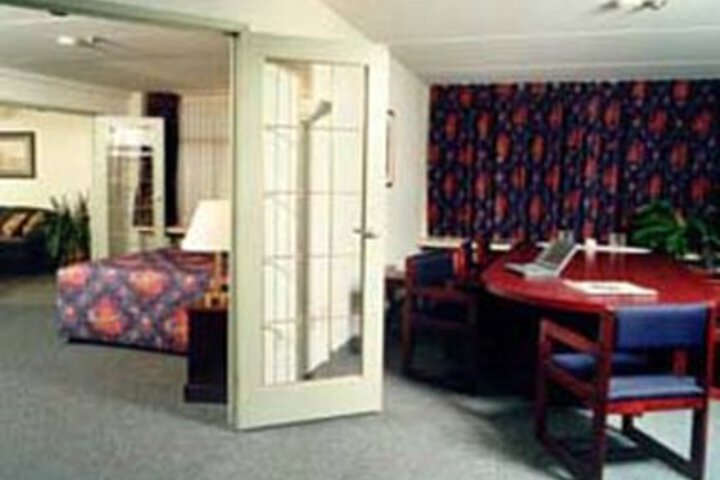 Howard Johnson Aurora