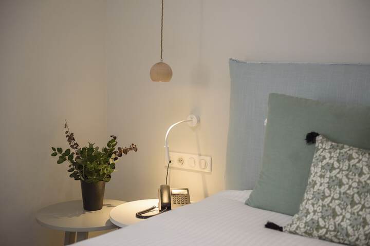 Room 65 of 208