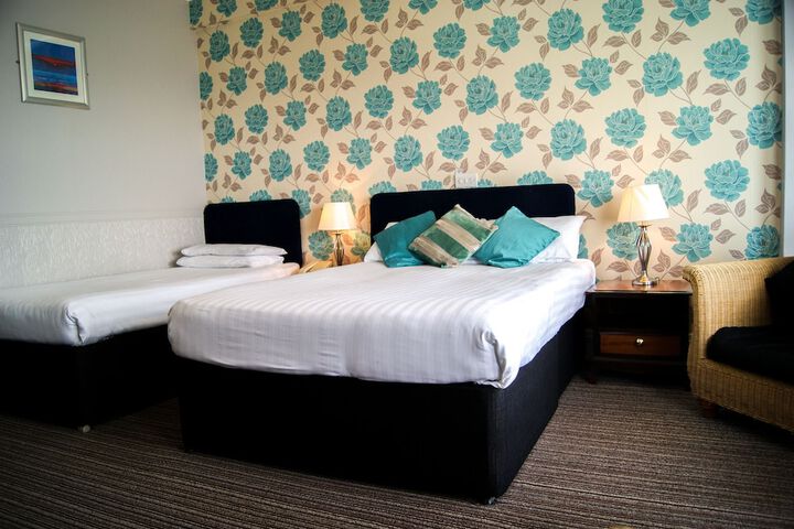 Room 30 of 118